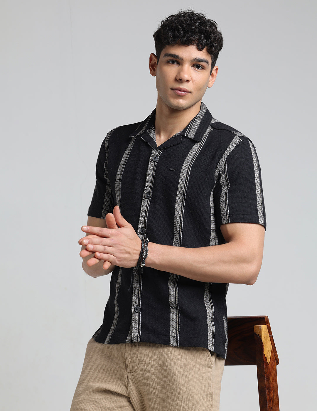 IDENTITI Men Slim Fit Lapel Collar Striped Shirt In Black.