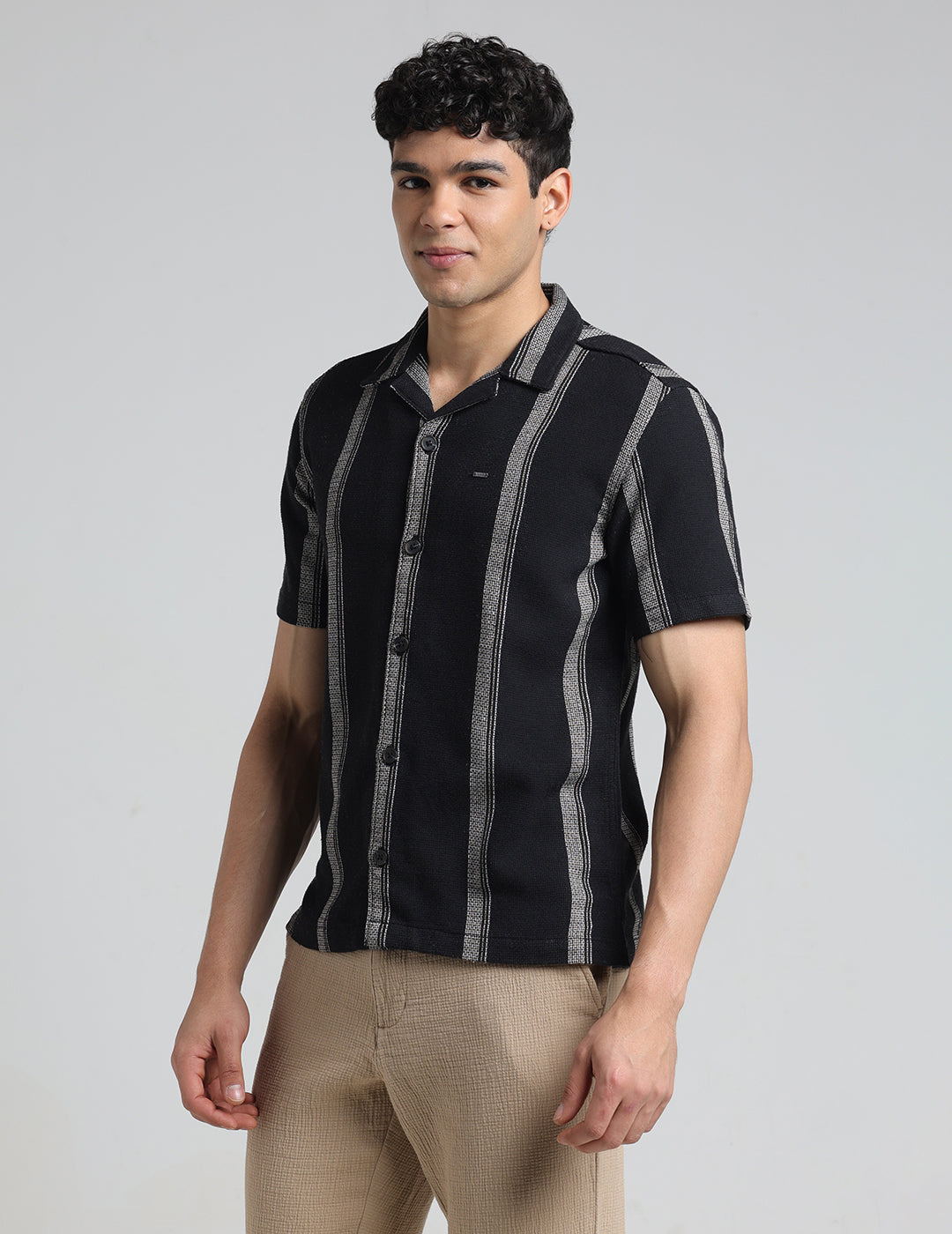 IDENTITI Men Slim Fit Lapel Collar Striped Shirt In Black.