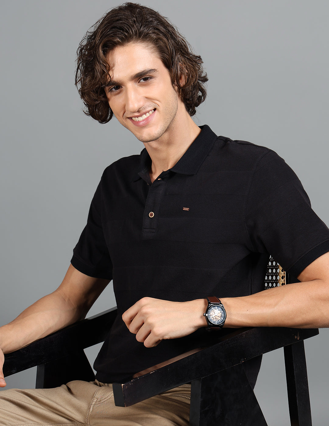 IDENTITI Men Slim Fit Regular Collar Solid T-Shirt In Black.