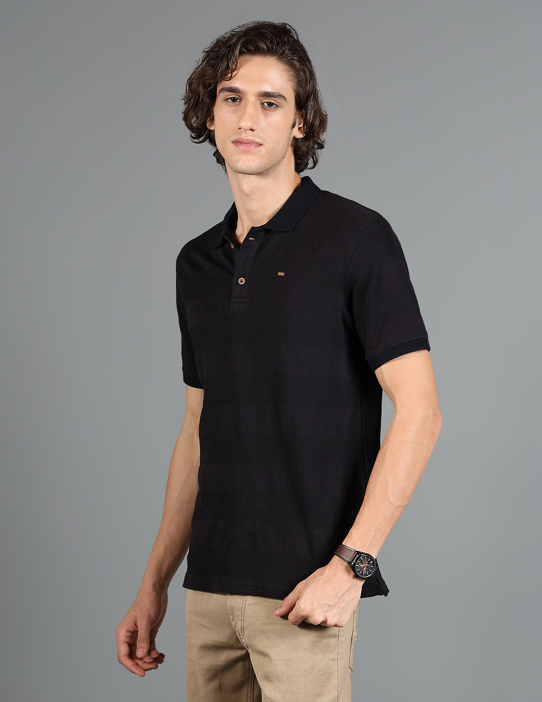 IDENTITI Men Slim Fit Regular Collar Solid T-Shirt In Black.
