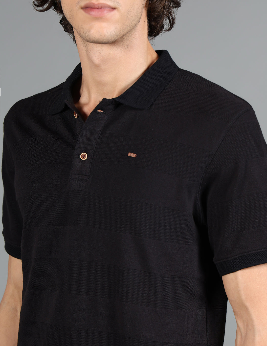 IDENTITI Men Slim Fit Regular Collar Solid T-Shirt In Black.
