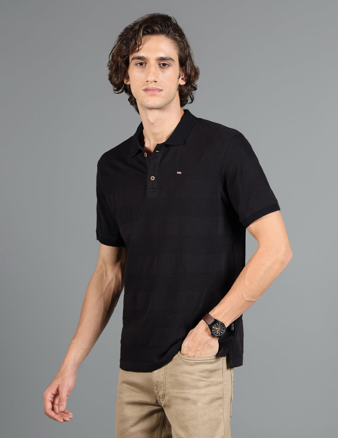 IDENTITI Men Slim Fit Regular Collar Solid T-Shirt In Black.
