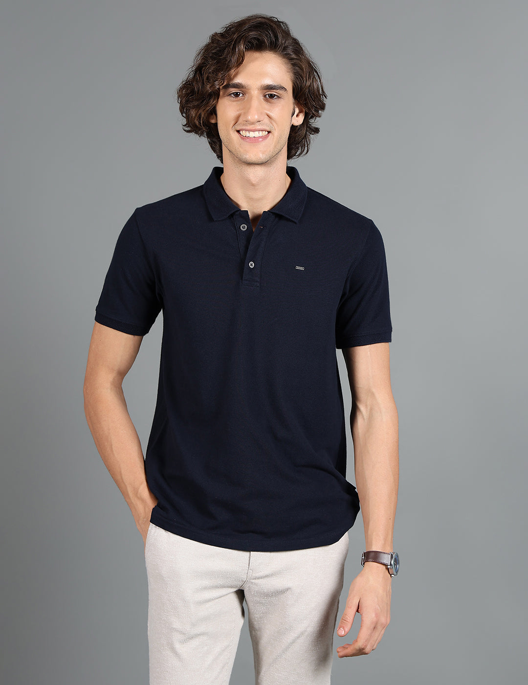 IDENTITI Men Slim Fit Regular Collar Solid T-Shirt In Navy.