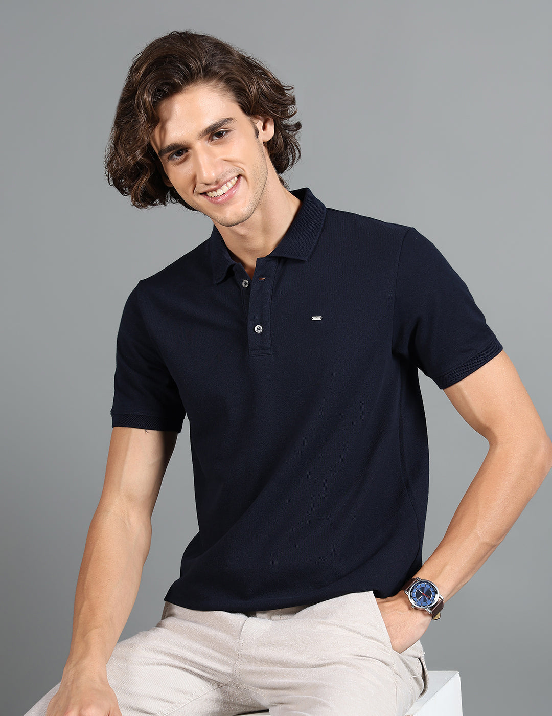IDENTITI Men Slim Fit Regular Collar Solid T-Shirt In Navy.