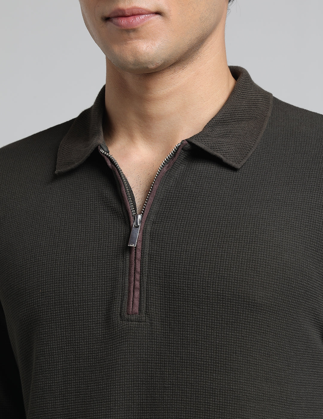 IDENTITI Men Slim Fit Polo Collar Solid T-Shirt In Olive Green.