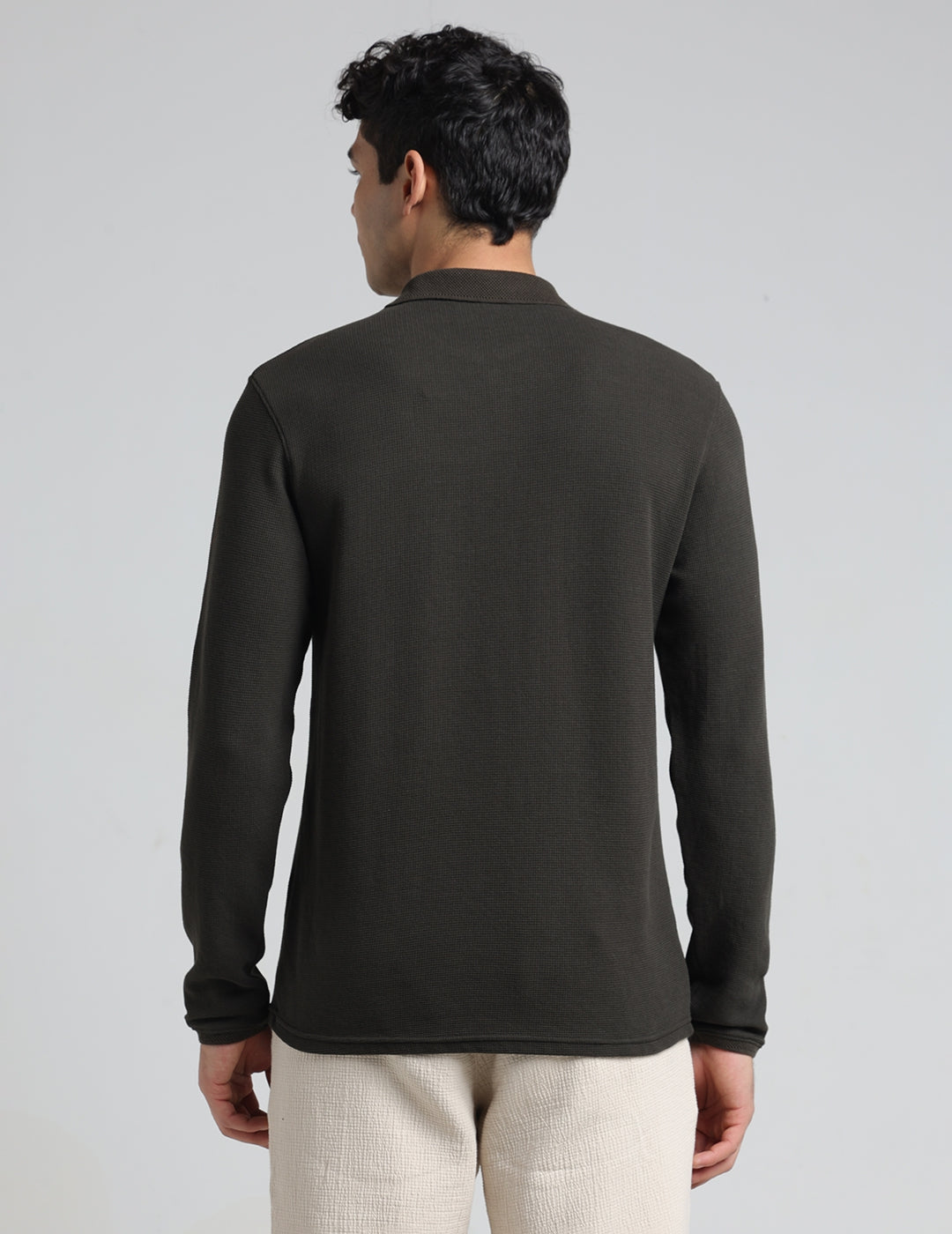 IDENTITI Men Slim Fit Polo Collar Solid T-Shirt In Olive Green.