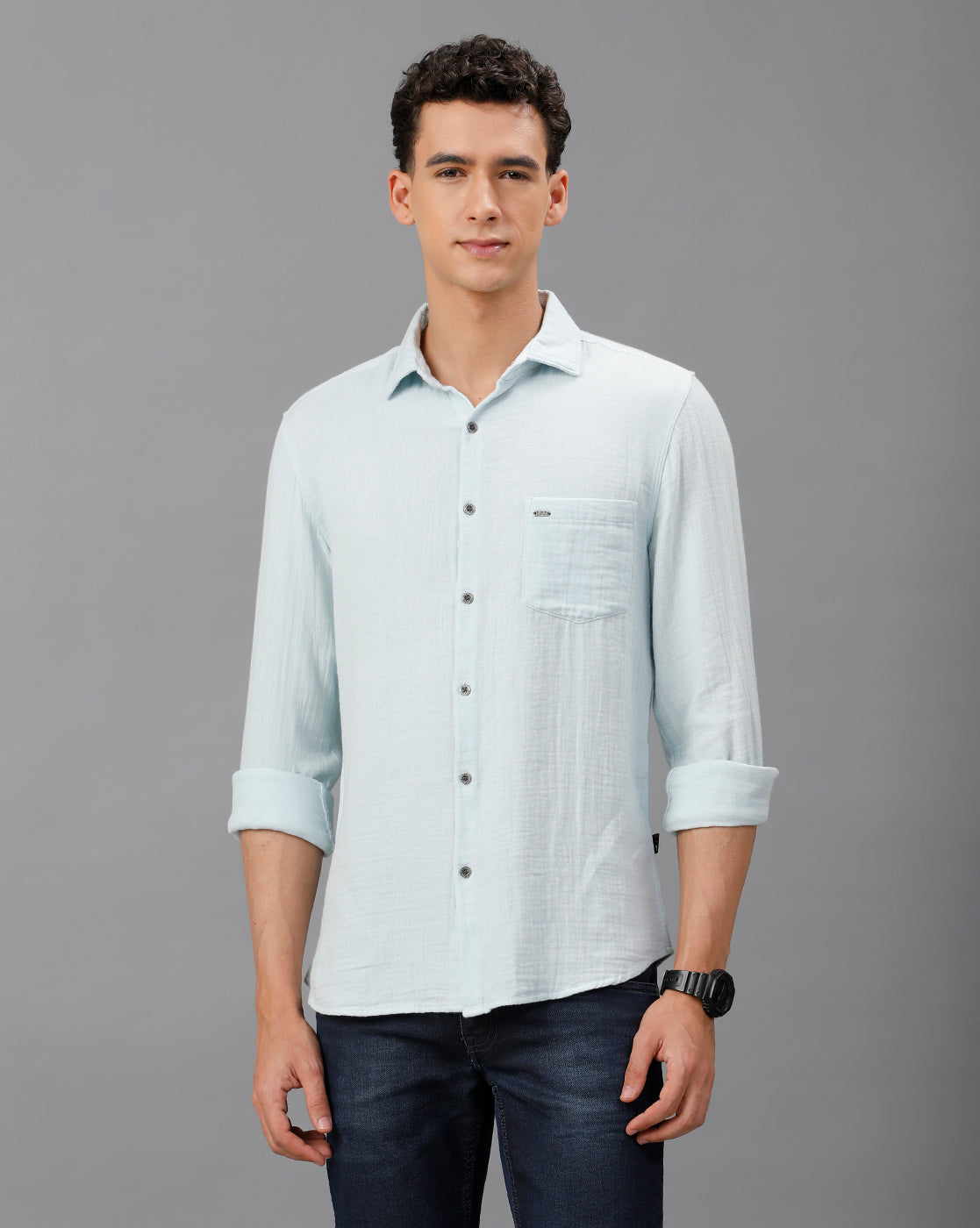 IDENTITI Men Slim Fit Regular Collar Solid Shirt In Powder Blue.