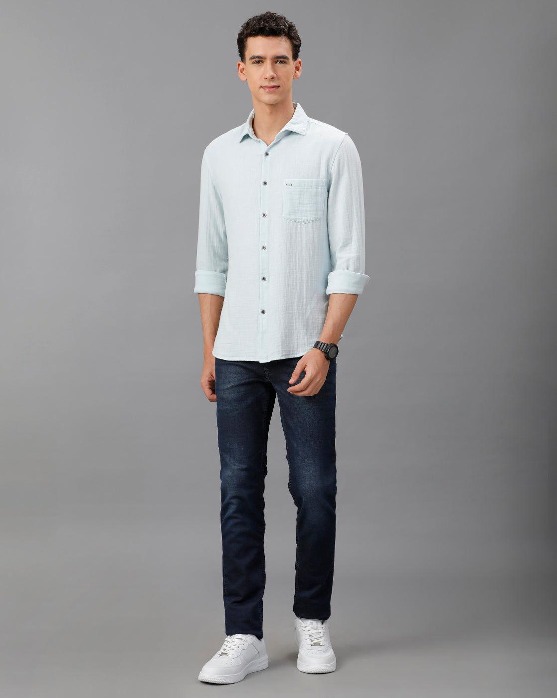 IDENTITI Men Slim Fit Regular Collar Solid Shirt In Powder Blue.