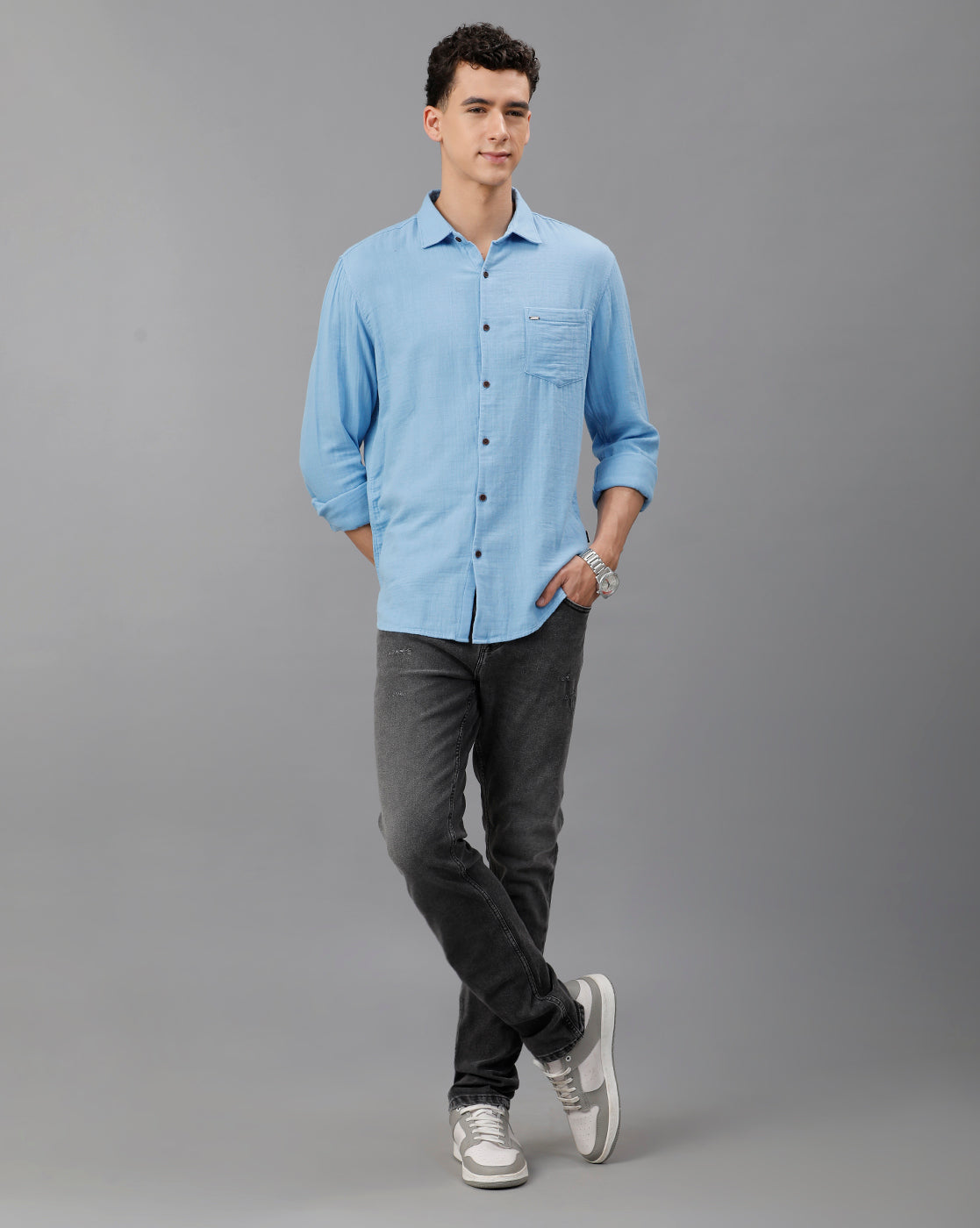IDENTITI Men Slim Fit Regular Collar Solid Shirt In Ocean Blue.