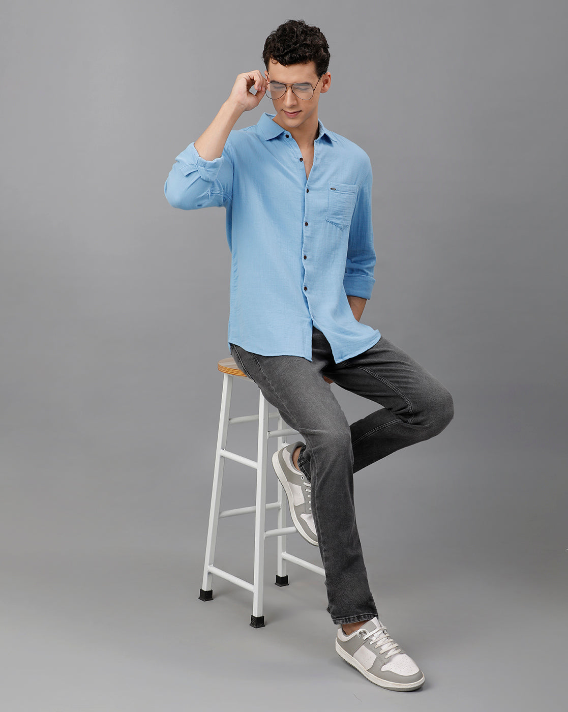 IDENTITI Men Slim Fit Regular Collar Solid Shirt In Ocean Blue.