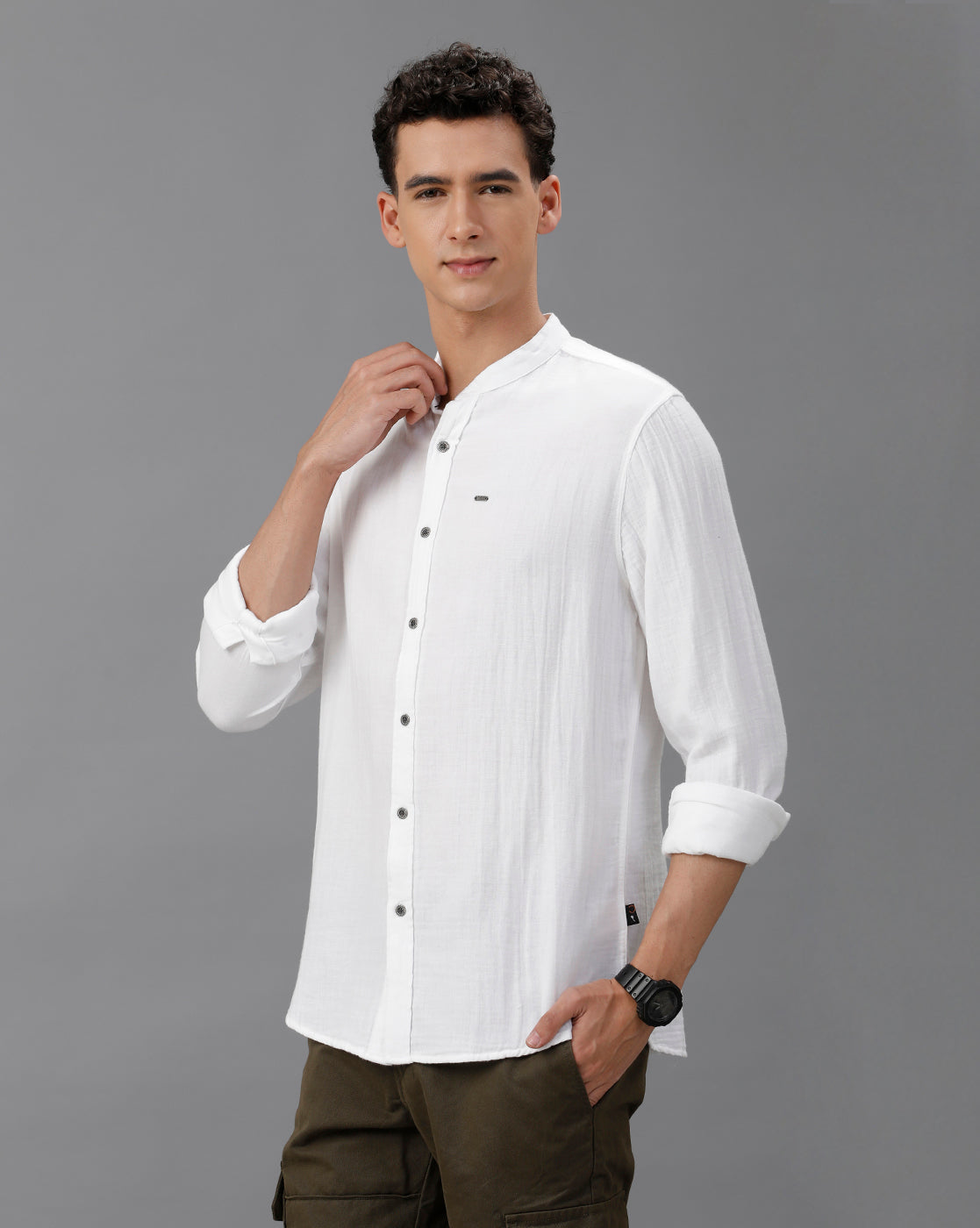 IDENTITI Men Slim Fit Mandarin Collar Solid Shirt In White.
