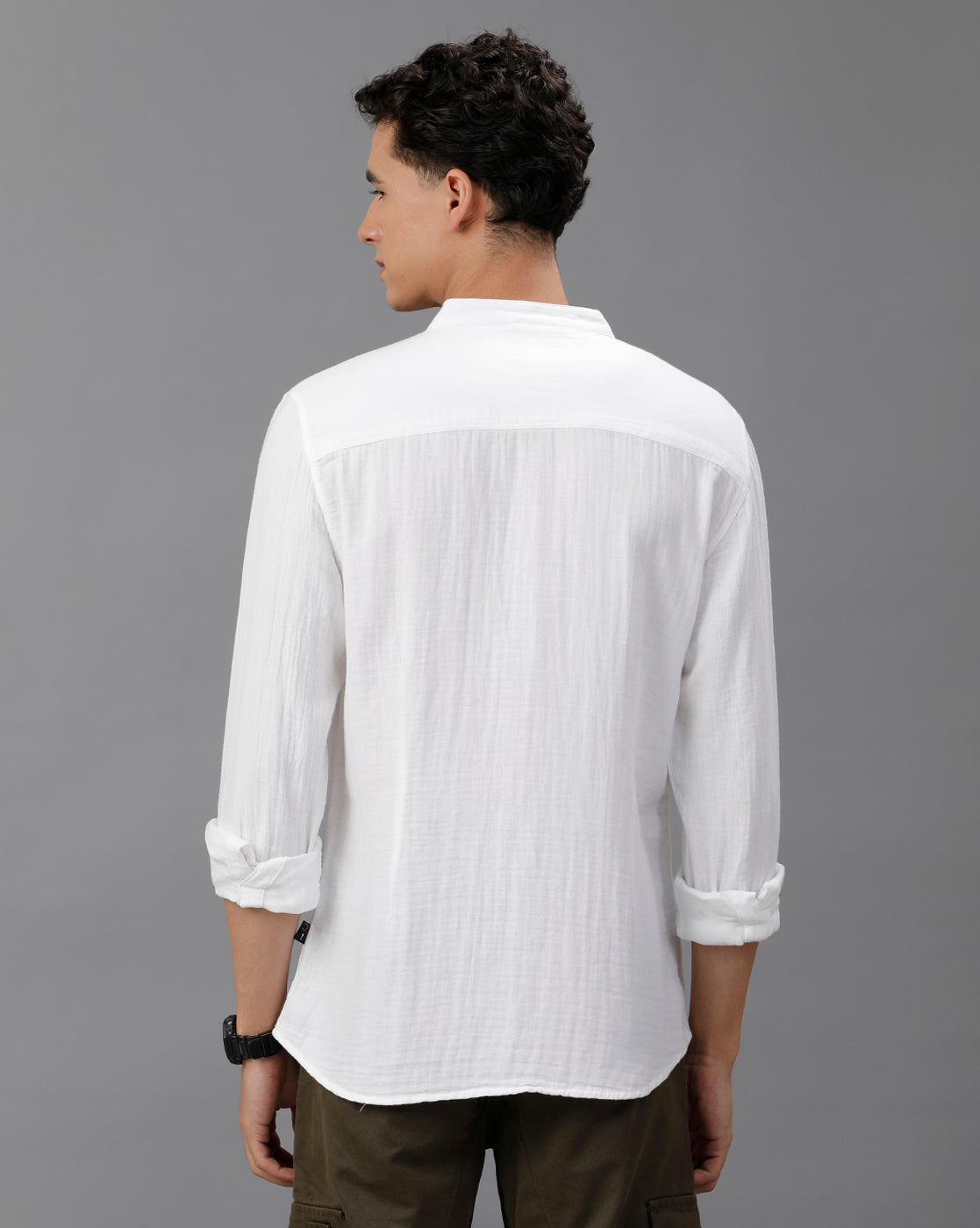 IDENTITI Men Slim Fit Mandarin Collar Solid Shirt In White.