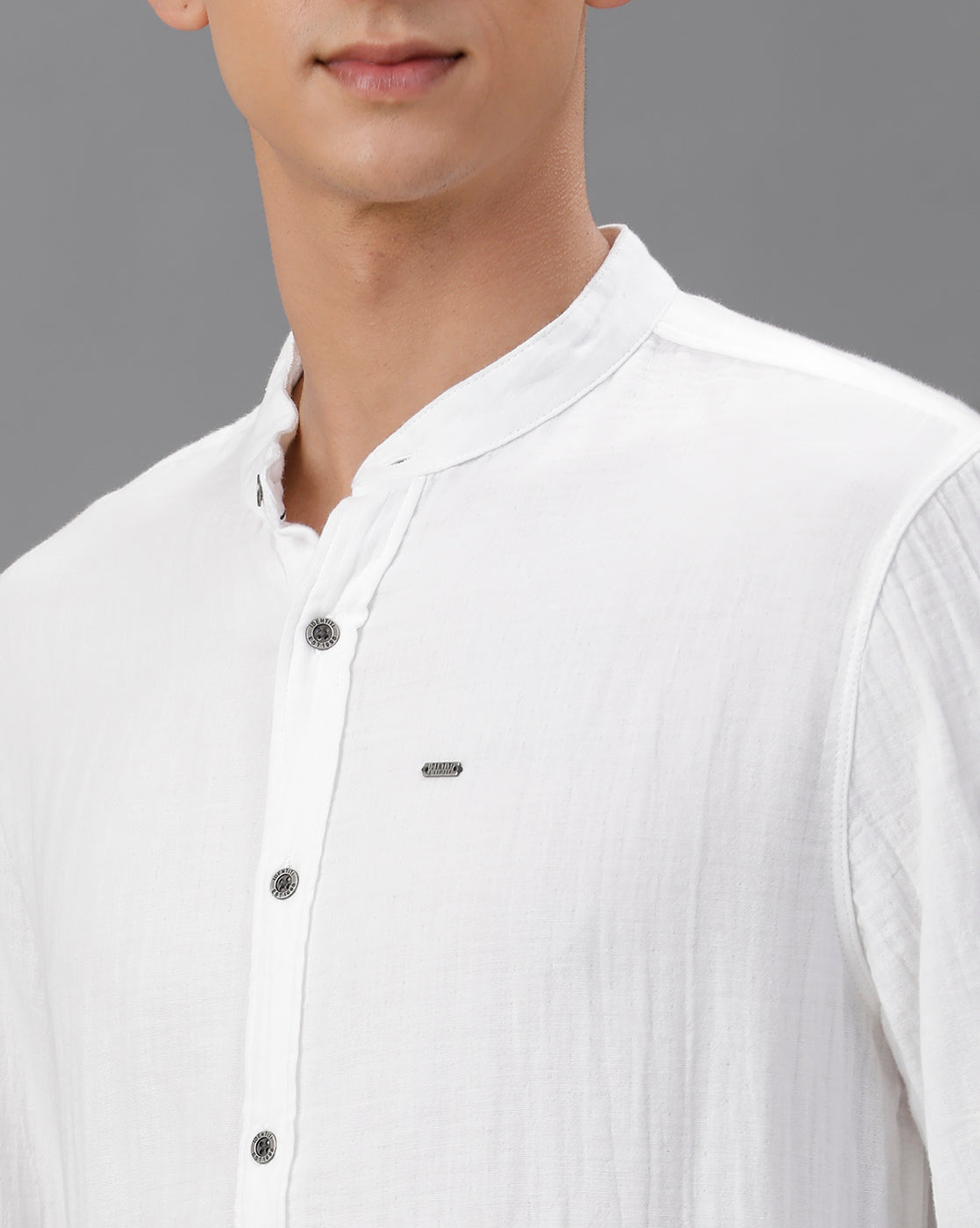 IDENTITI Men Slim Fit Mandarin Collar Solid Shirt In White.