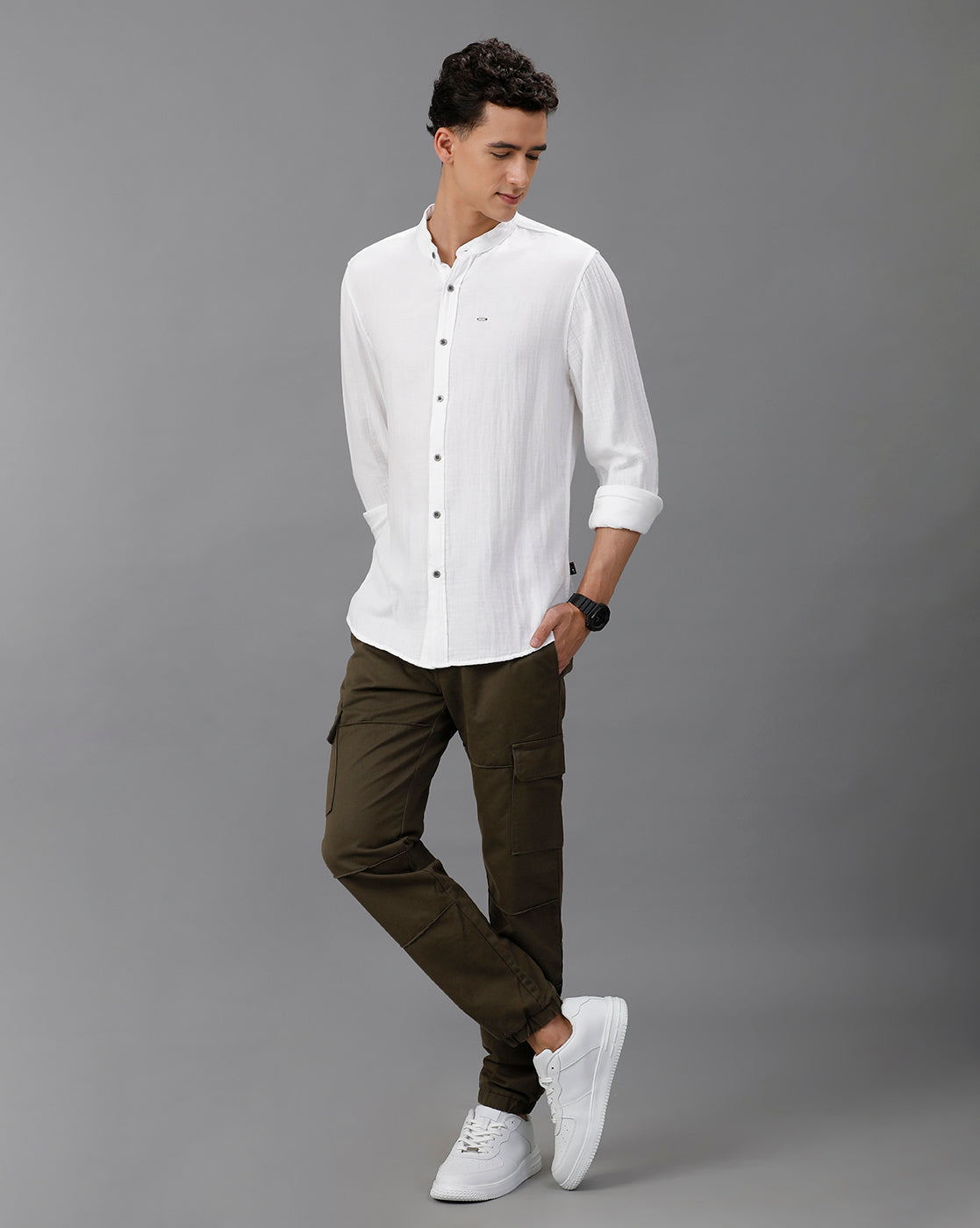 IDENTITI Men Slim Fit Mandarin Collar Solid Shirt In White.