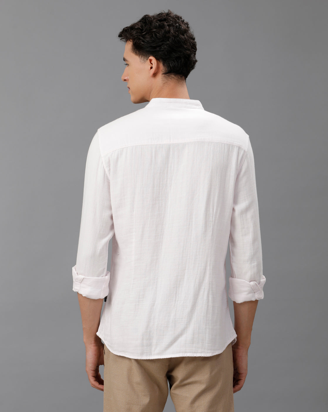 IDENTITI Men Slim Fit Mandarin Collar Solid Shirt In Pink.