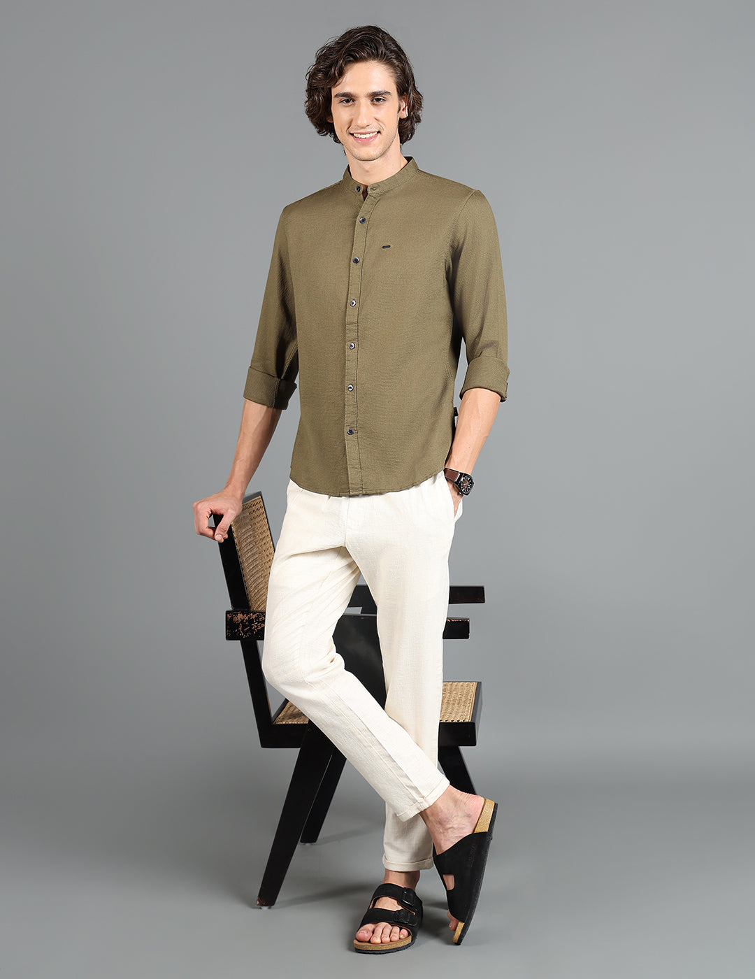 IDENTITI Men Slim Fit Mandarin Collar Solid Shirt In Olive Green