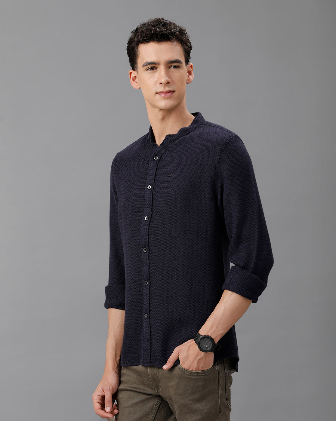 IDENTITI Men Slim Fit Mandarin Collar Solid Shirt In Navy.