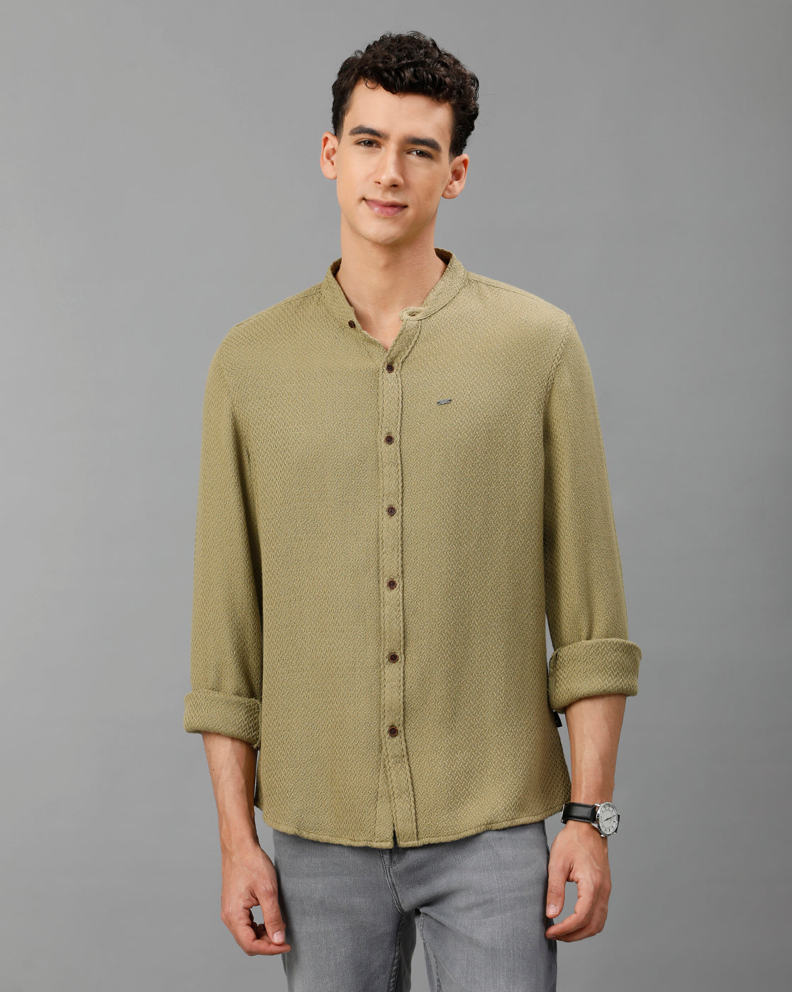 IDENTITI Men Slim Fit Mandarin Collar Solid Shirt In Green.