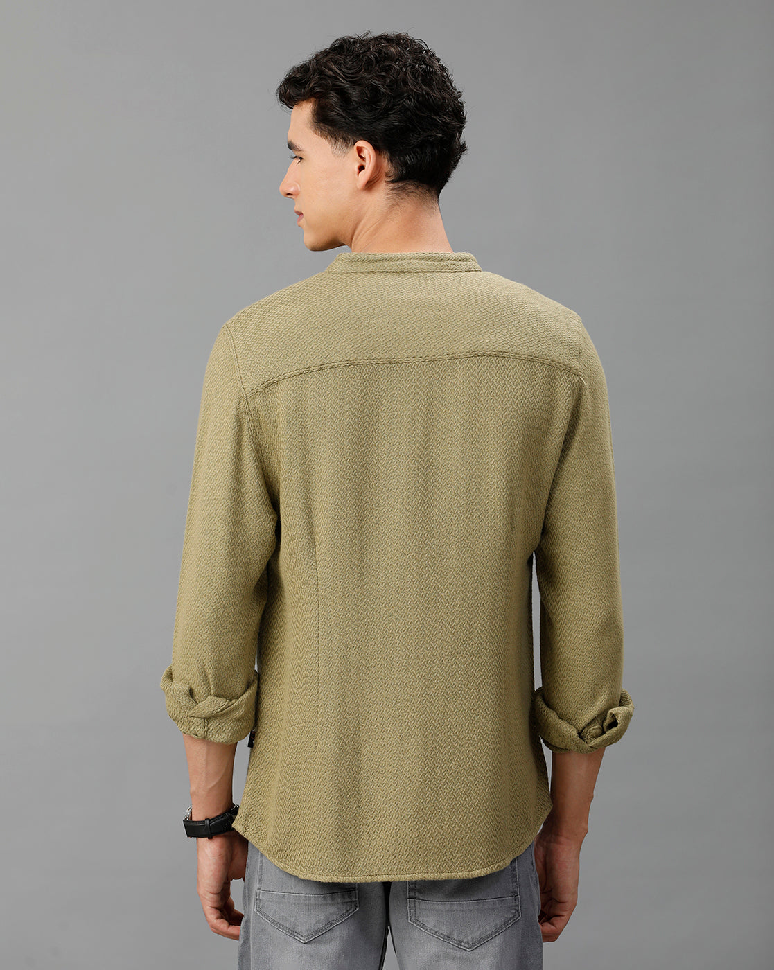 IDENTITI Men Slim Fit Mandarin Collar Solid Shirt In Green.