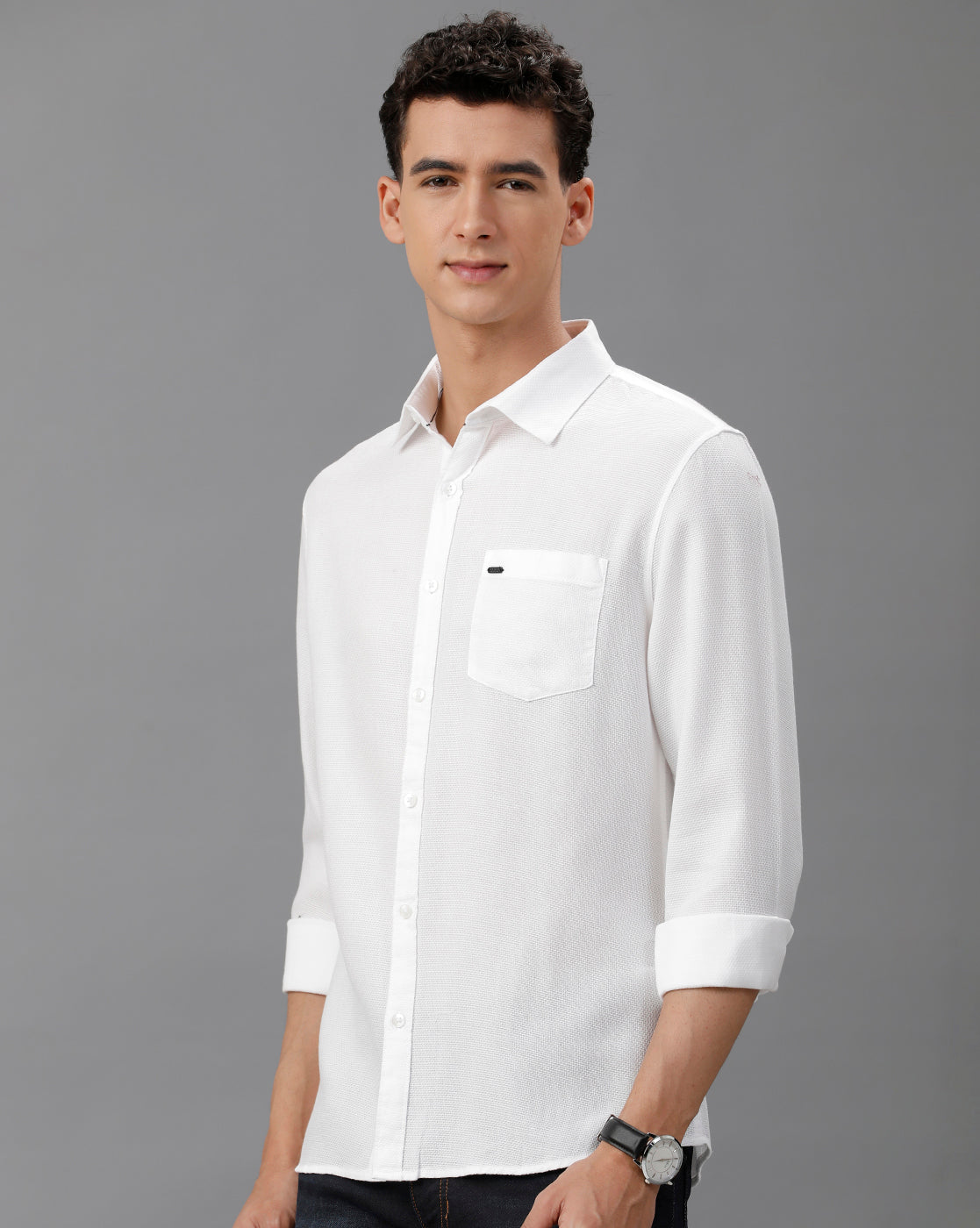 IDENTITI Men Slim Fit Regular Collar Solid Shirt In White.