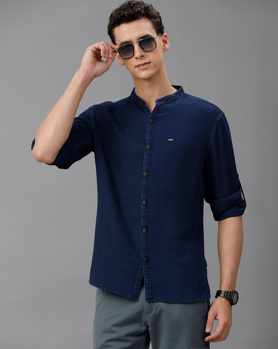 IDENTITI Men Slim Fit Mandarin Collar Solid Shirt In Indigo.