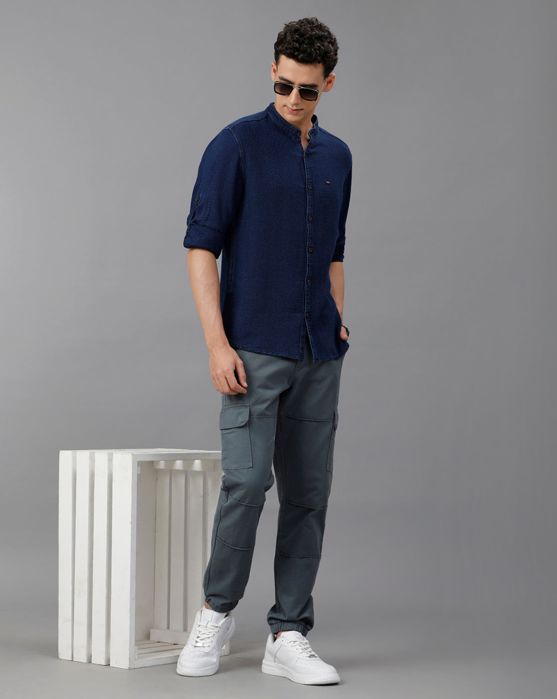 IDENTITI Men Slim Fit Mandarin Collar Solid Shirt In Indigo.