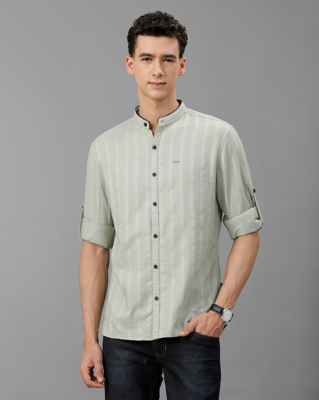 IDENTITI Men Slim Fit Mandarin Collar Solid Shirt In Pista.