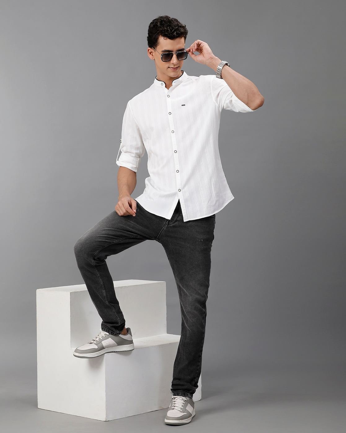 IDENTITI Men Slim Fit Mandarin Collar Solid Shirt In White.