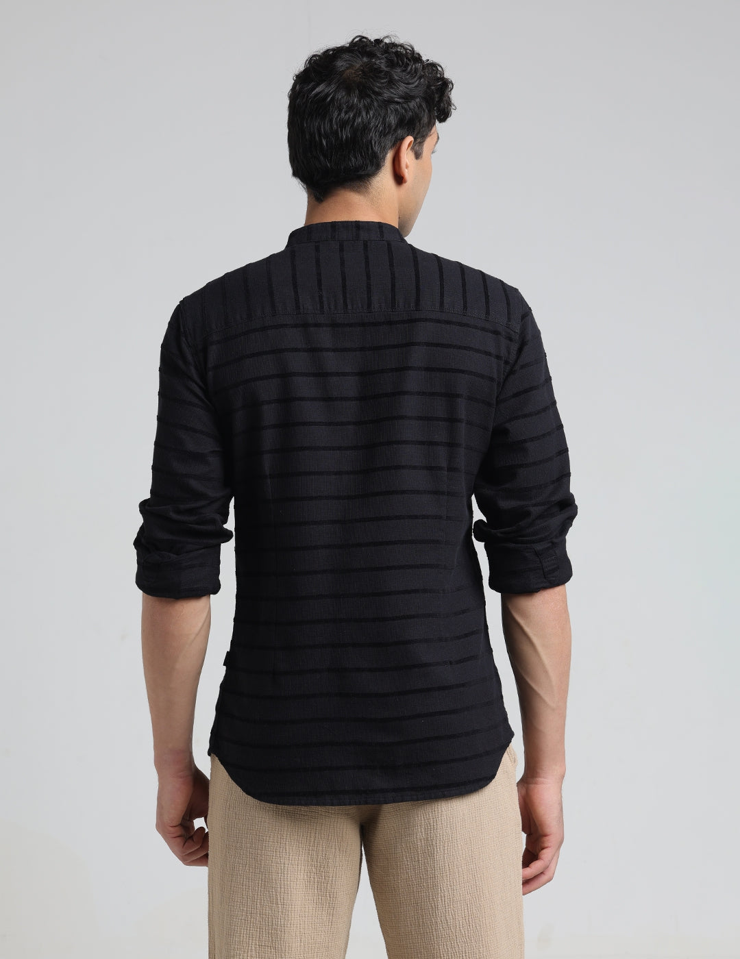 IDENTITI Men Slim Fit Mandarin Collar Solid Shirt In Black.