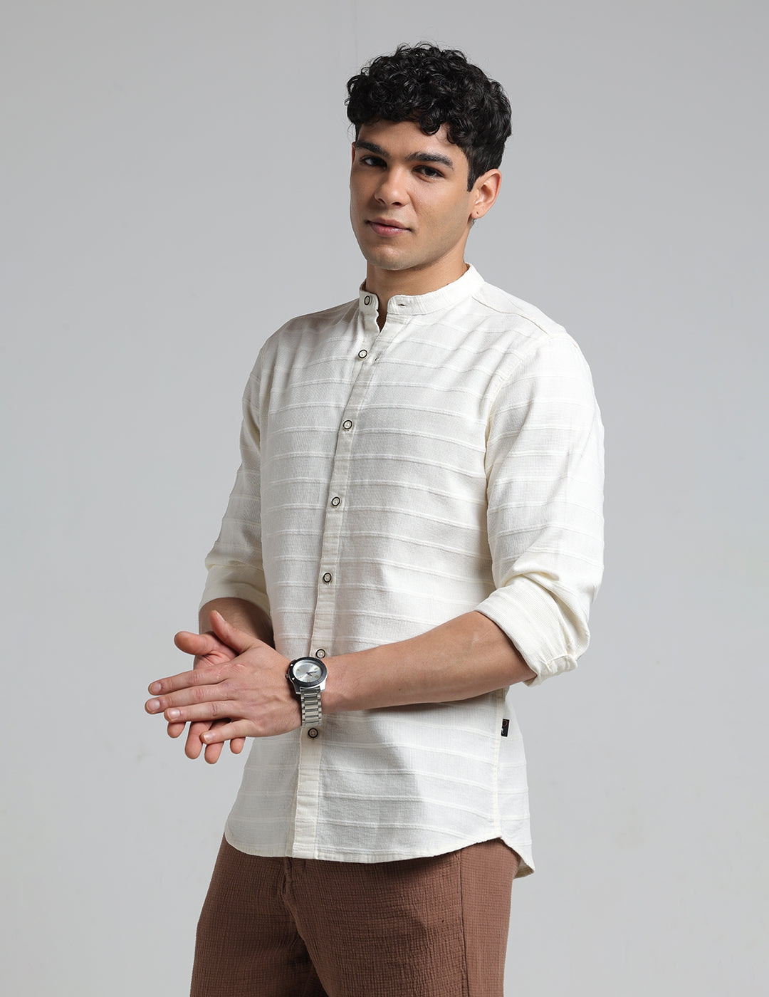 IDENTITI Men Slim Fit Mandarin Collar Solid Shirt In Offwhite.