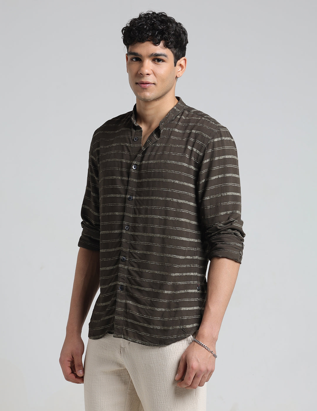 IDENTITI Men Slim Fit Mandarin Collar Solid Shirt In Olive Green.