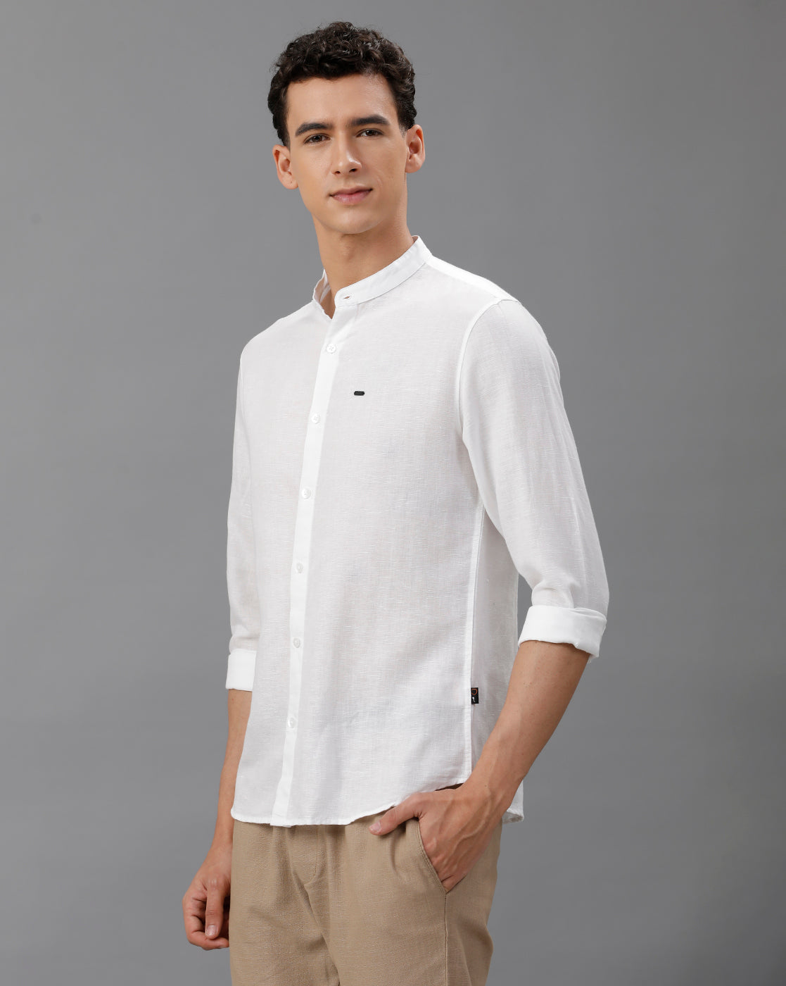 IDENTITI Men Slim Fit Mandarin Collar Solid Shirt In White.