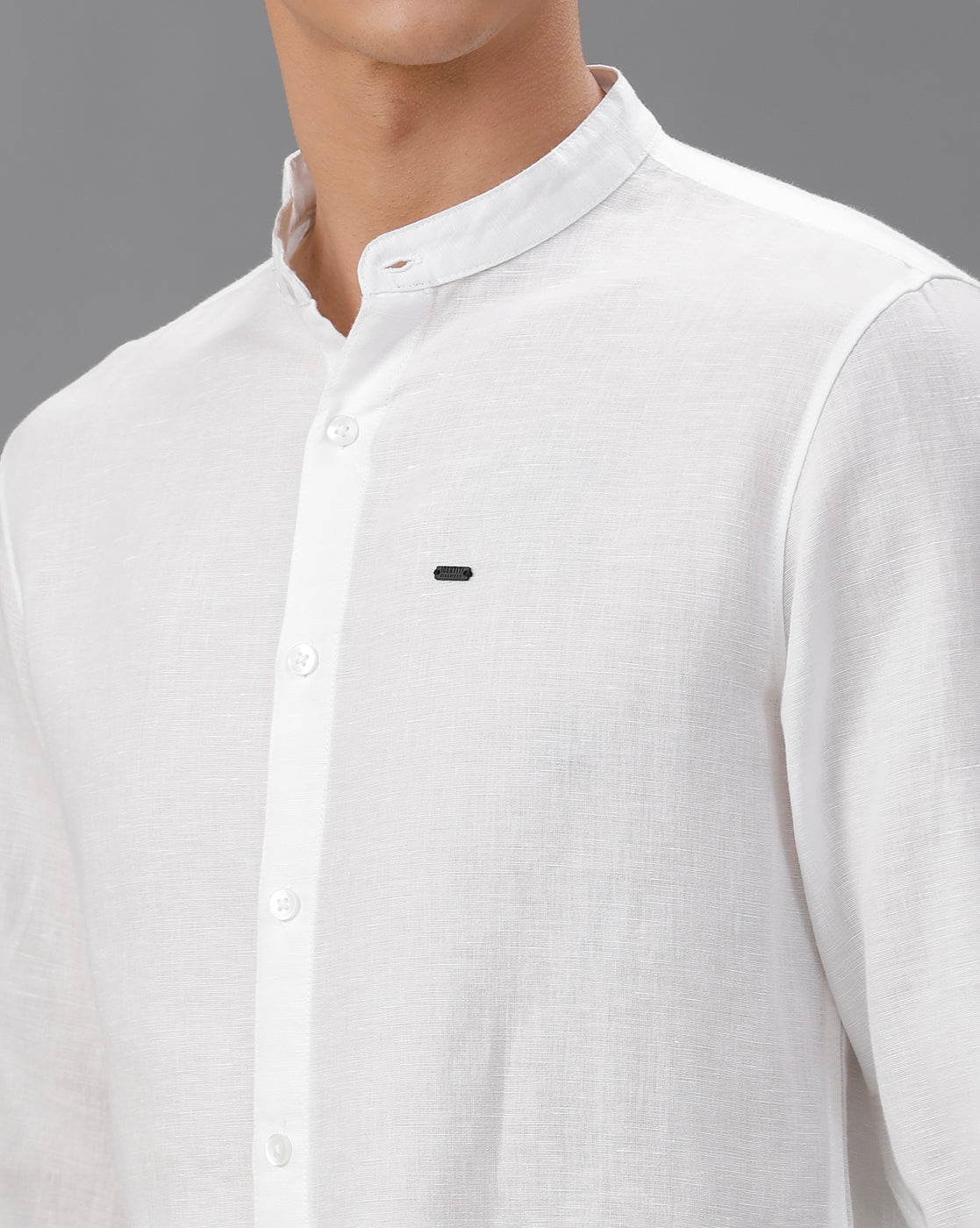 IDENTITI Men Slim Fit Mandarin Collar Solid Shirt In White.