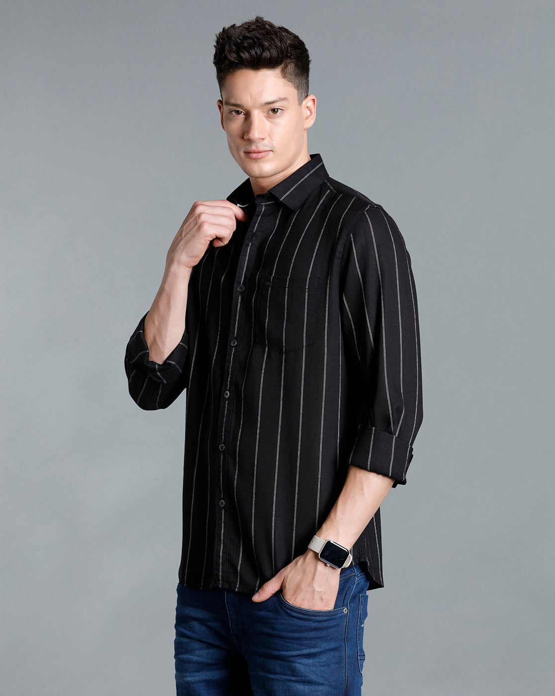 IDENTITI Men Slim Fit Regular Collar Striped Shirt In Black