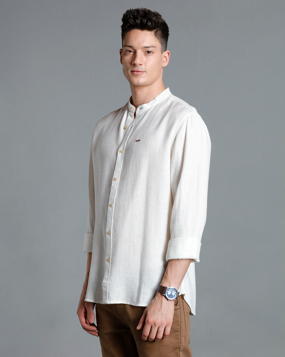 IDENTITI Men Slim Fit Mandarin Collar Checks Shirt In White