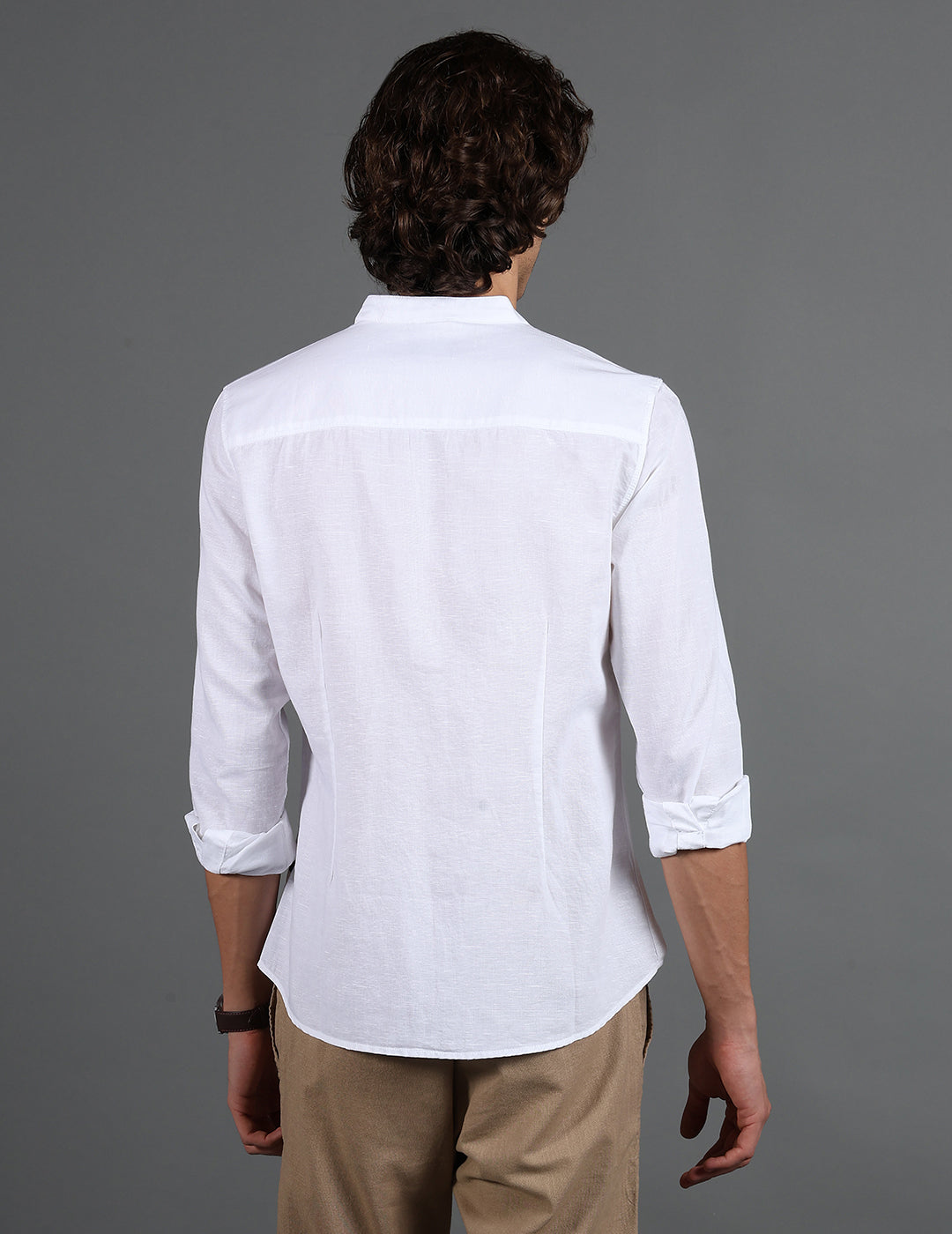 IDENTITI Men Slim Fit Mandarin Collar Solid Shirt In White.