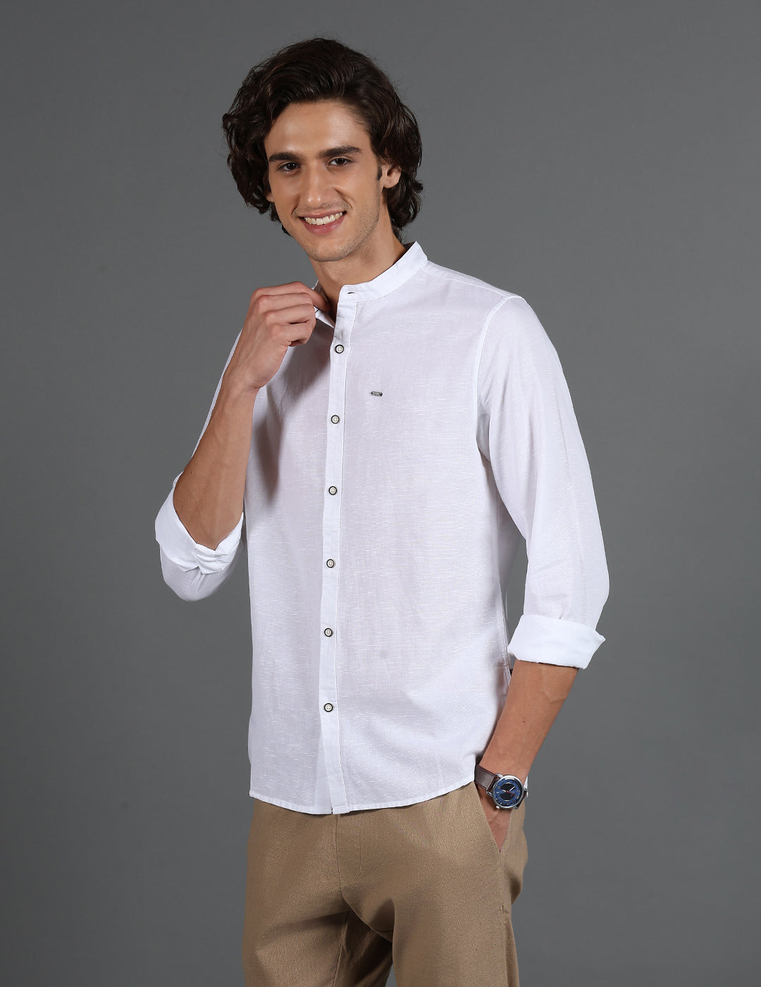 IDENTITI Men Slim Fit Mandarin Collar Solid Shirt In White.