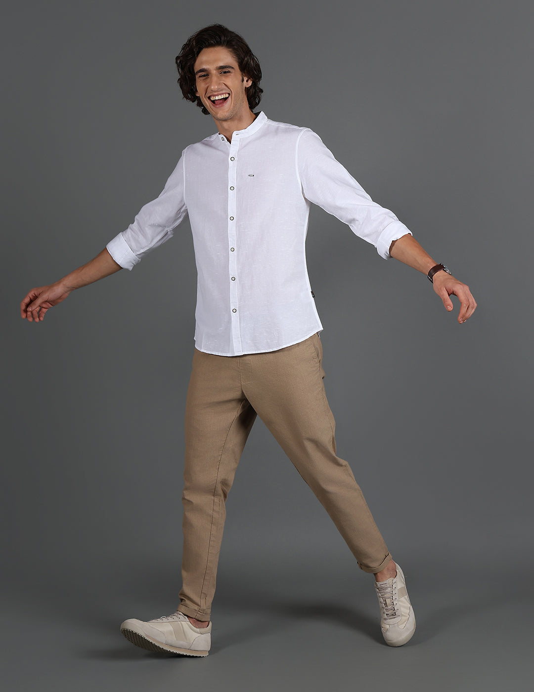 IDENTITI Men Slim Fit Mandarin Collar Solid Shirt In White.
