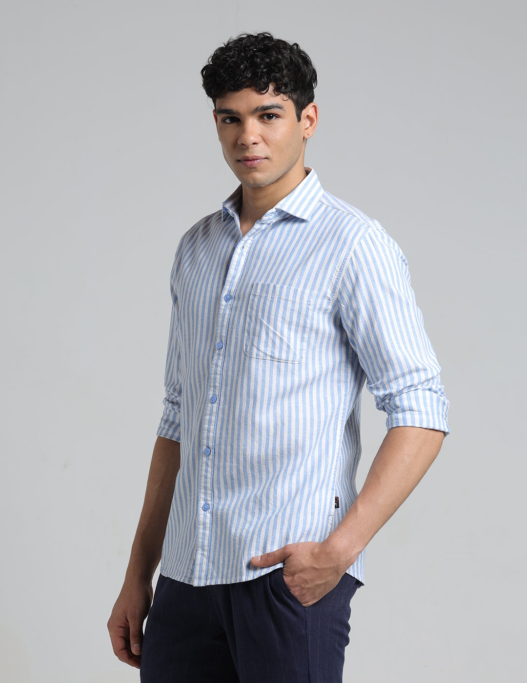 IDENTITI Men Slim Fit Cutaway Collar Striped Shirt In Blue.
