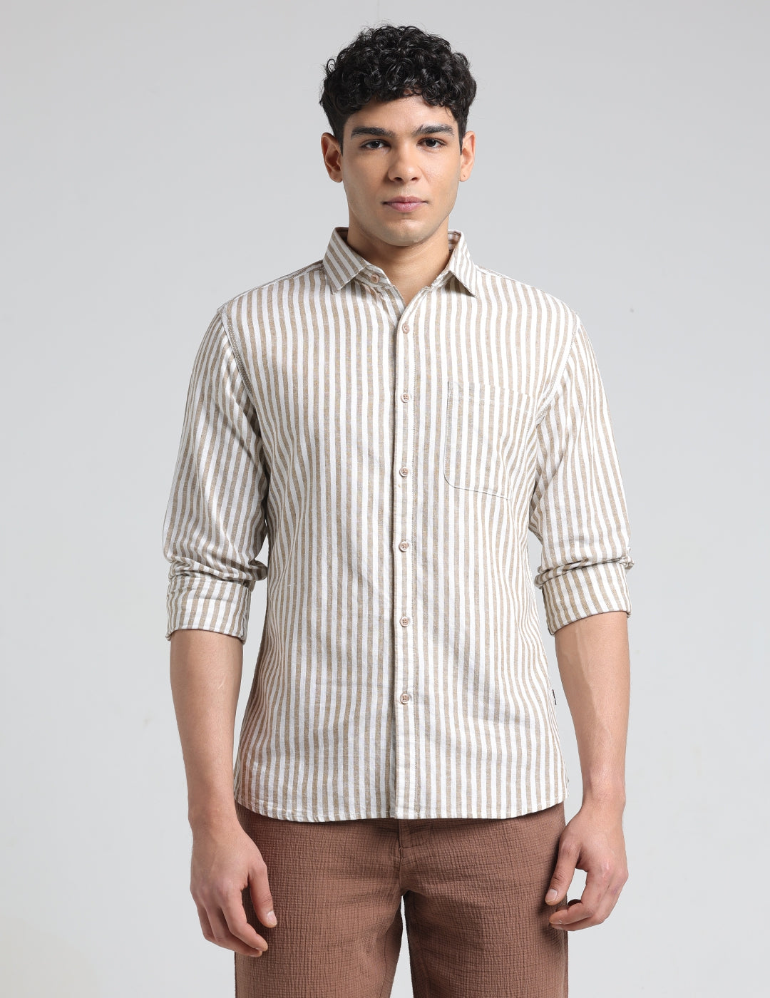 IDENTITI Men Slim Fit Cutaway Collar Striped Shirt In Beige.