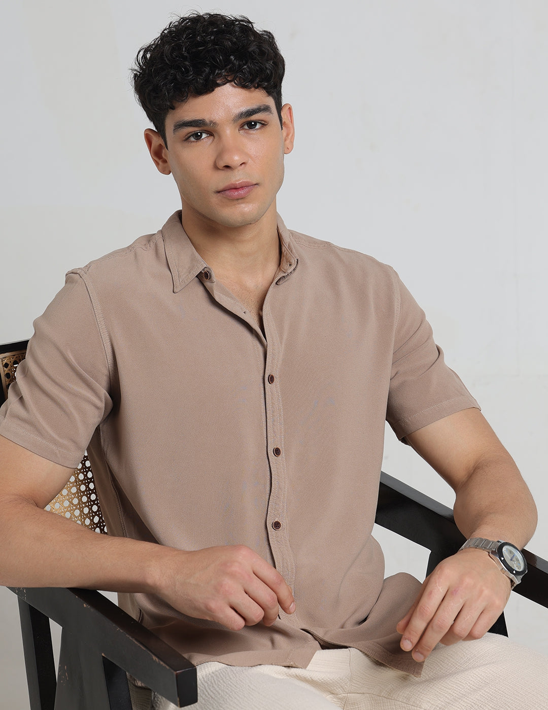 IDENTITI Men Slim Fit Regular Collar Solid Shirt In Sand.