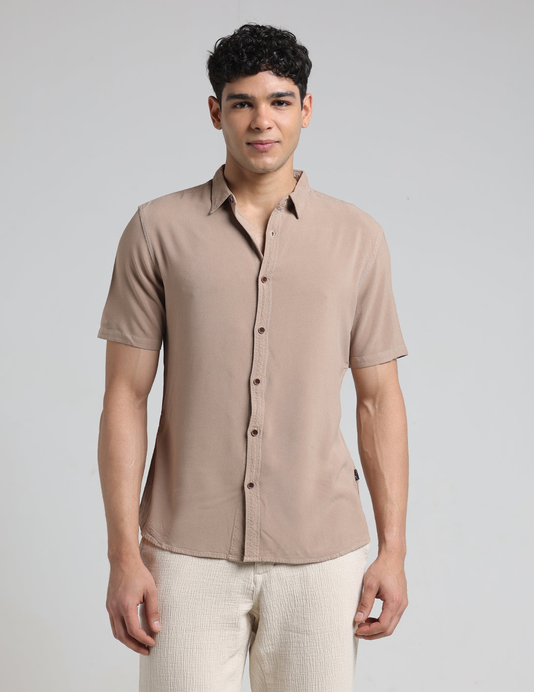 IDENTITI Men Slim Fit Regular Collar Solid Shirt In Sand.