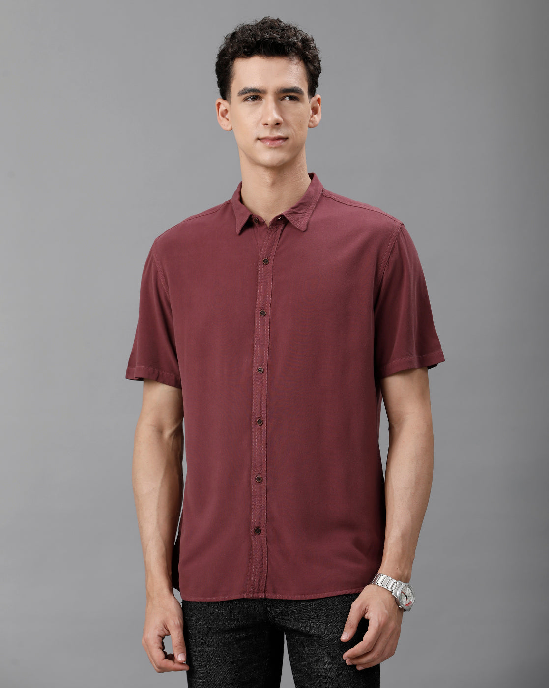 IDENTITI Men Slim Fit Regular Collar Solid Shirt In Onion.