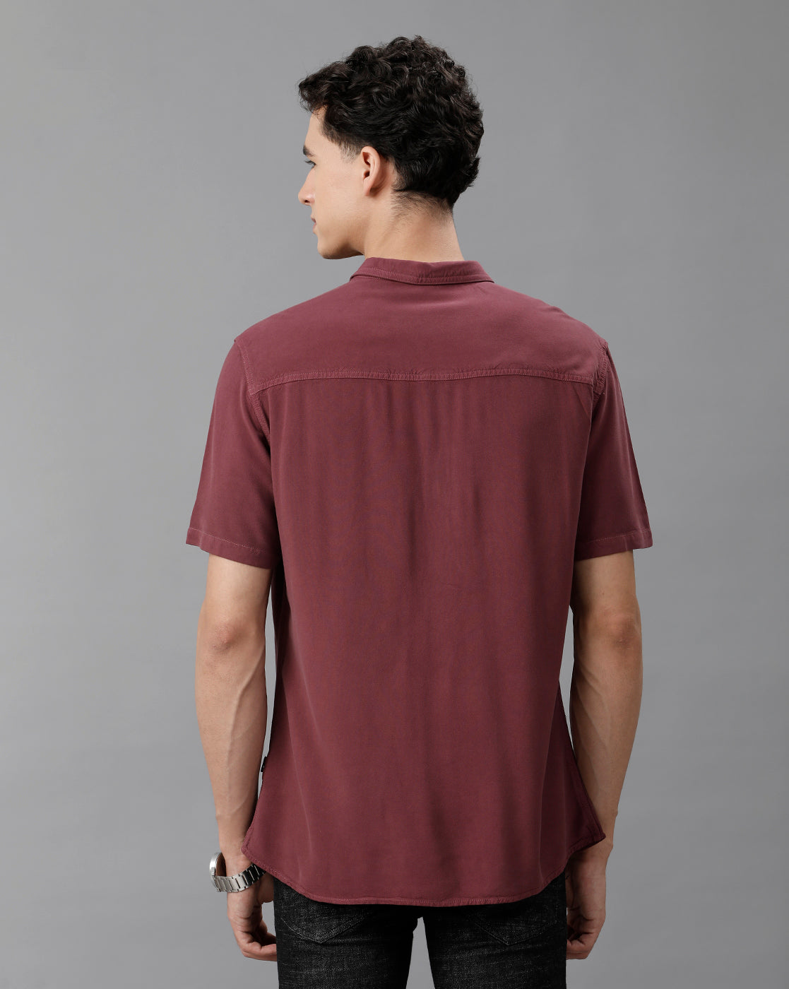 IDENTITI Men Slim Fit Regular Collar Solid Shirt In Onion.