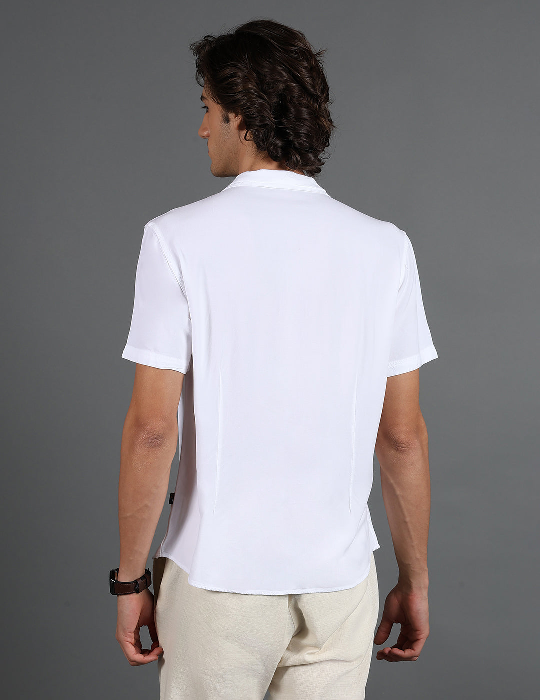 IDENTITI Men Slim Fit Cuban Collar Solid Shirt In White.