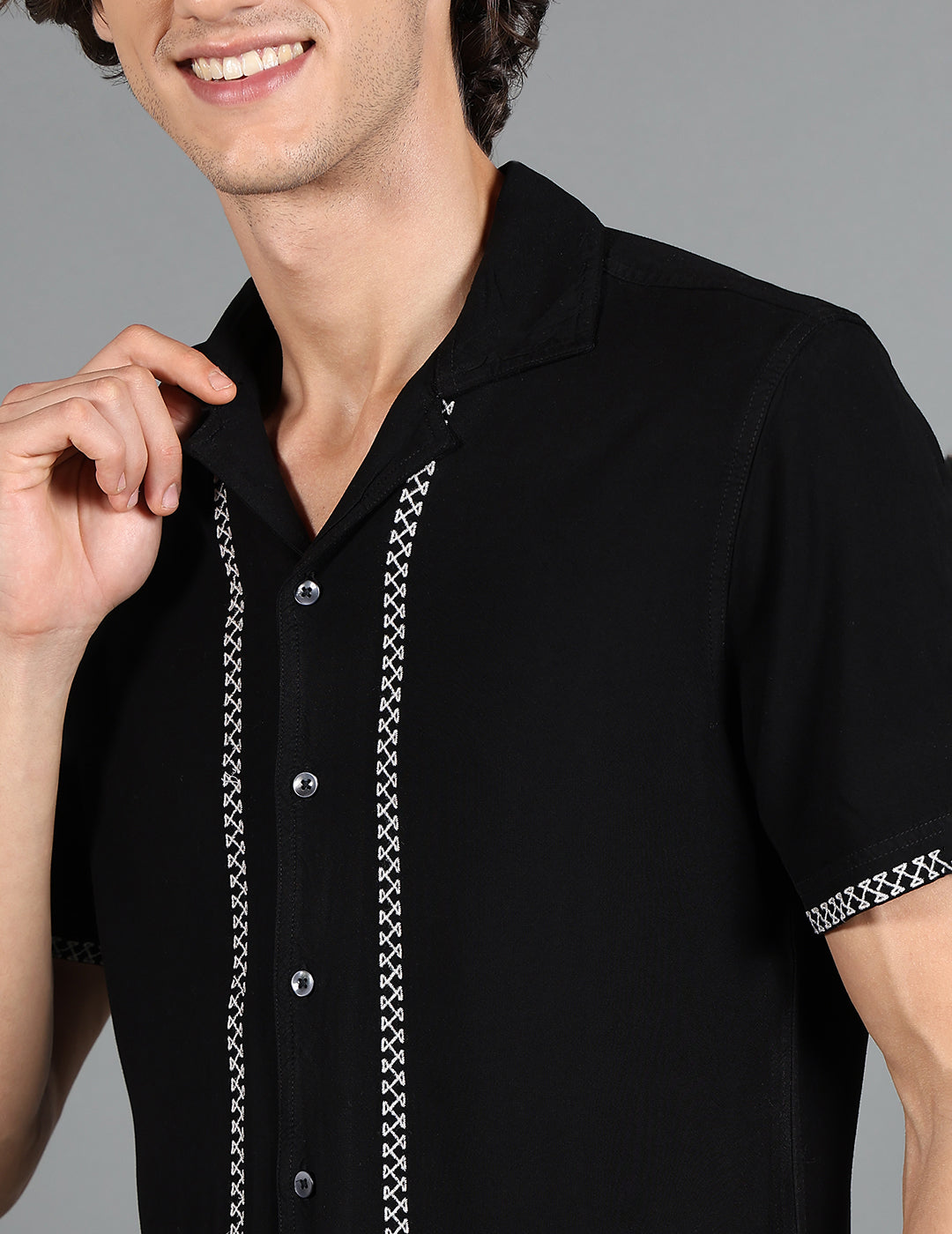 IDENTITI Men Slim Fit Cuban Collar Solid Shirt In Black.