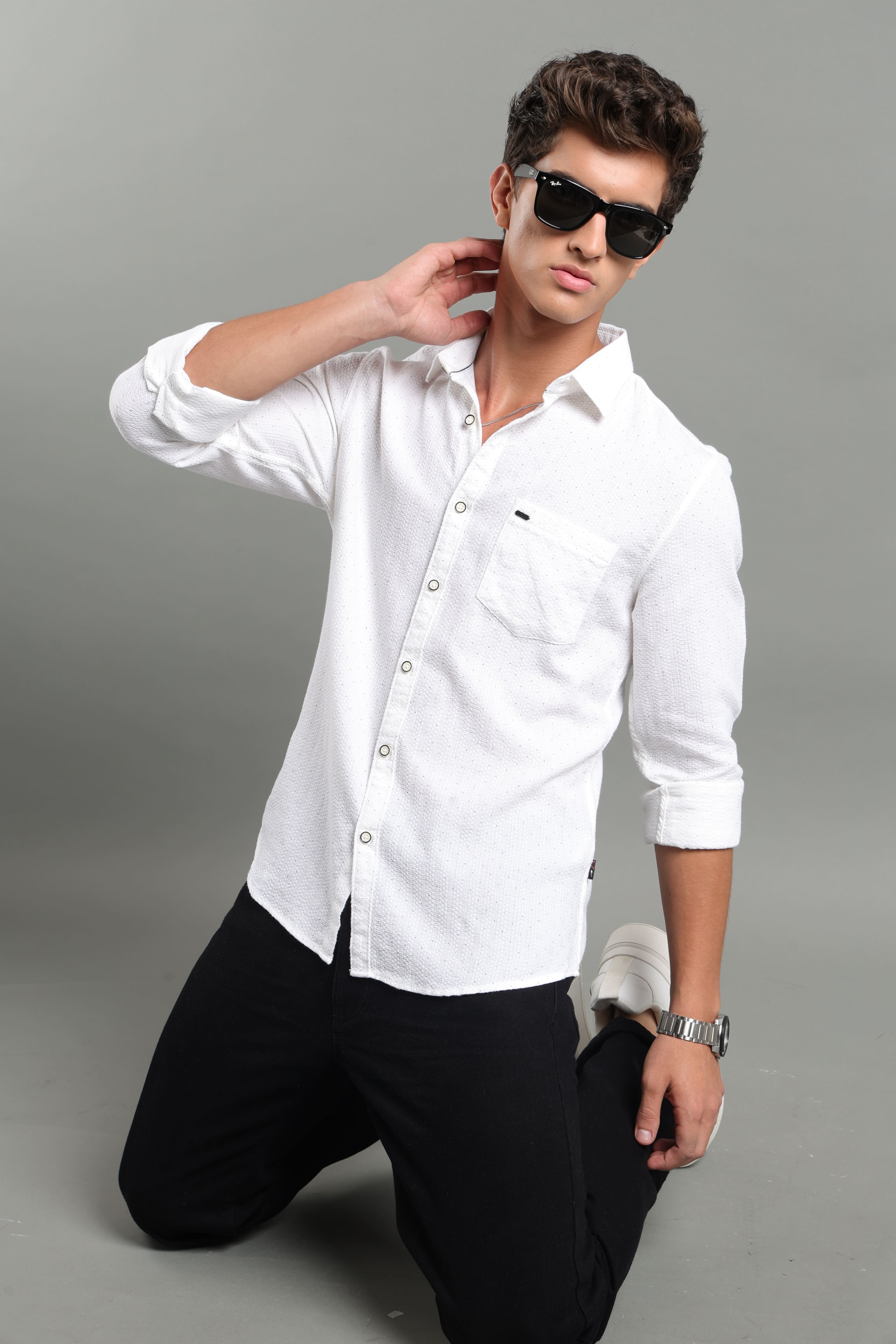 IDENTITI Men Slim Fit Regular Collar Printed Shirt In White.
