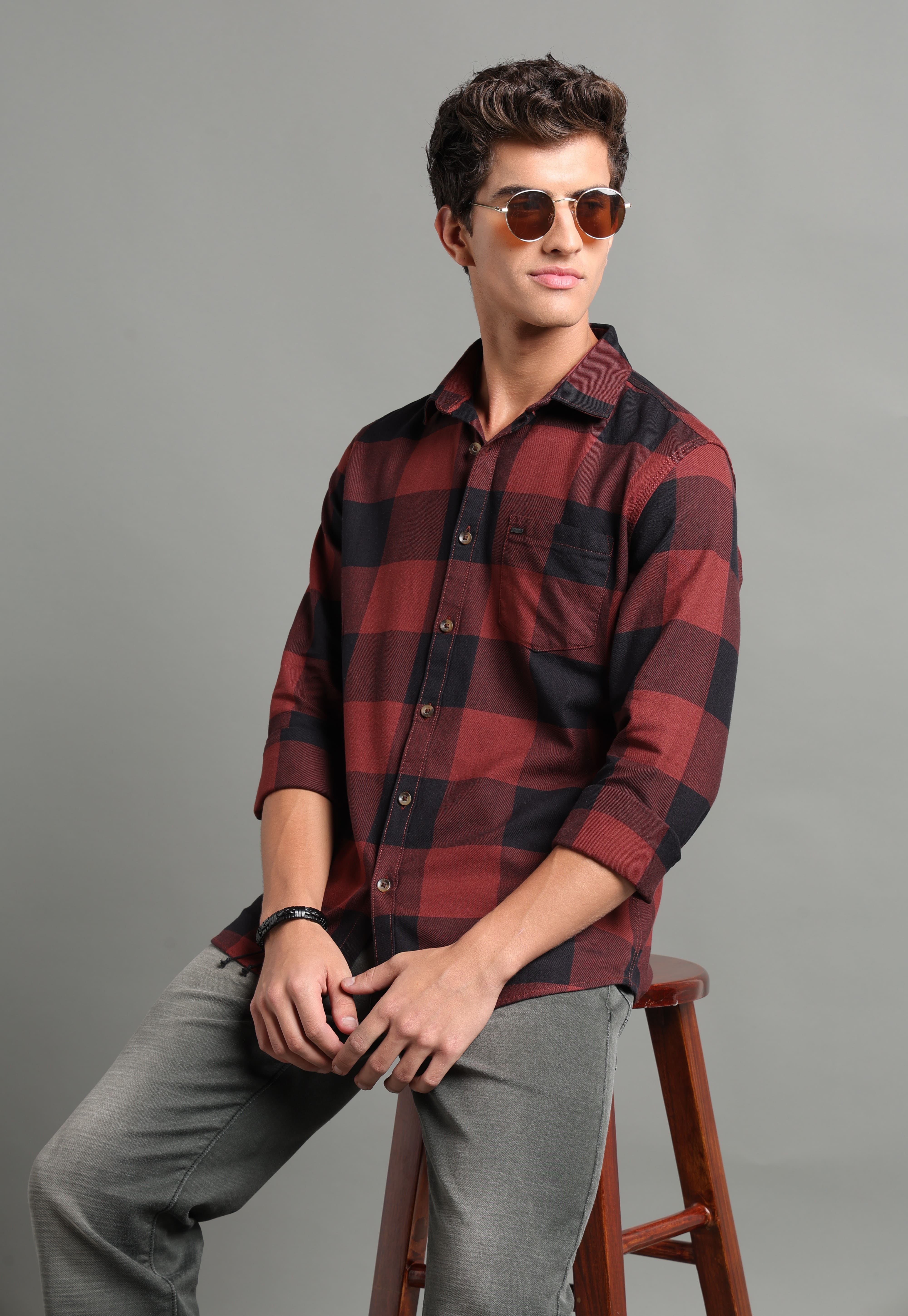 IDENTITI Men Slim Fit Regular Collar Checks Shirt In Maroon.