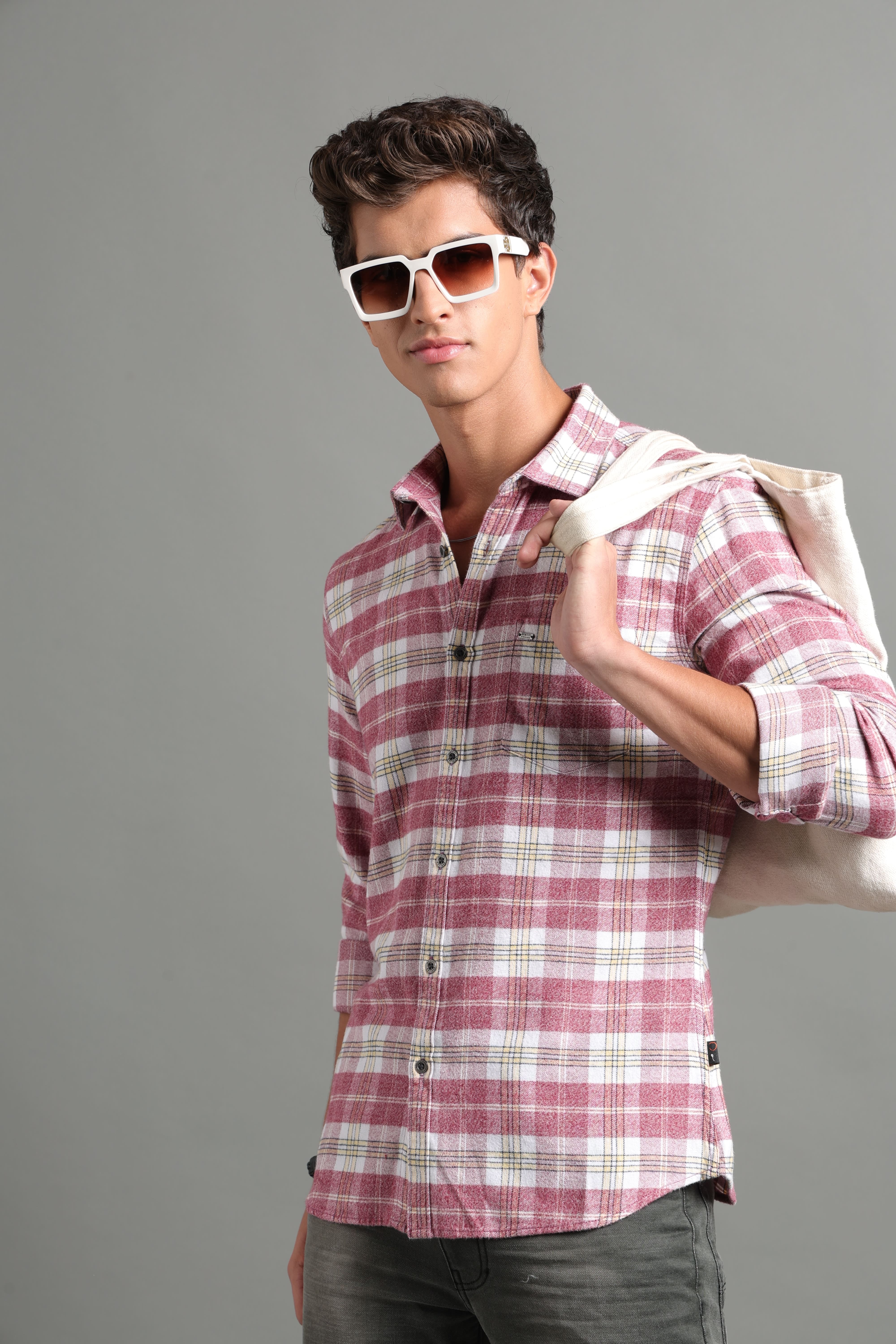 IDENTITI Men Slim Fit Regular Collar Checks Shirt In Maroon Melange.
