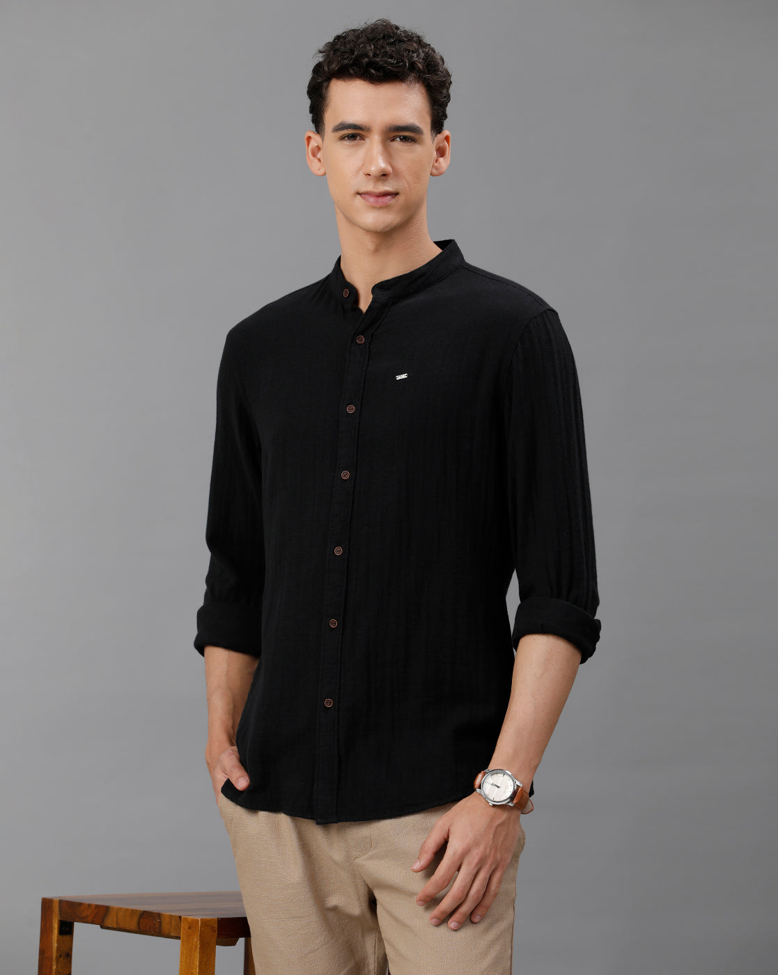 IDENTITI Men Slim Fit Mandarin Collar Solid Knit Shirt In Black.